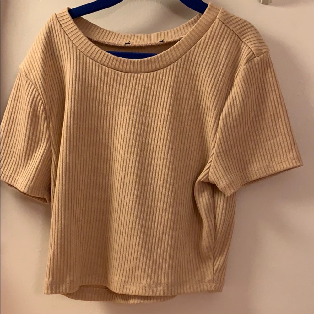 Nude/pink crop top